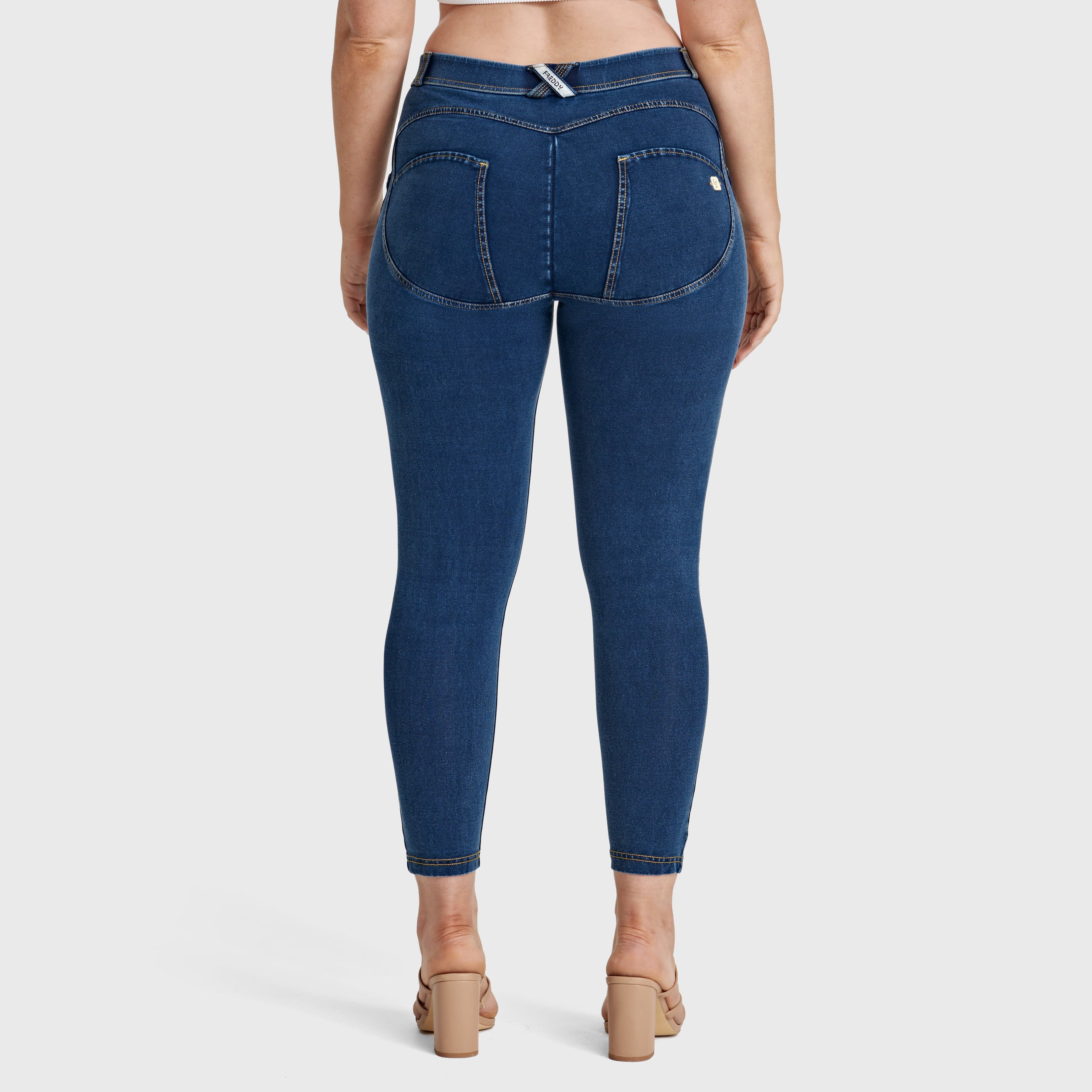 WR.UP® Curvy Denim - High Waisted - 7/8 Length - Dark Blue + Yellow Stitching