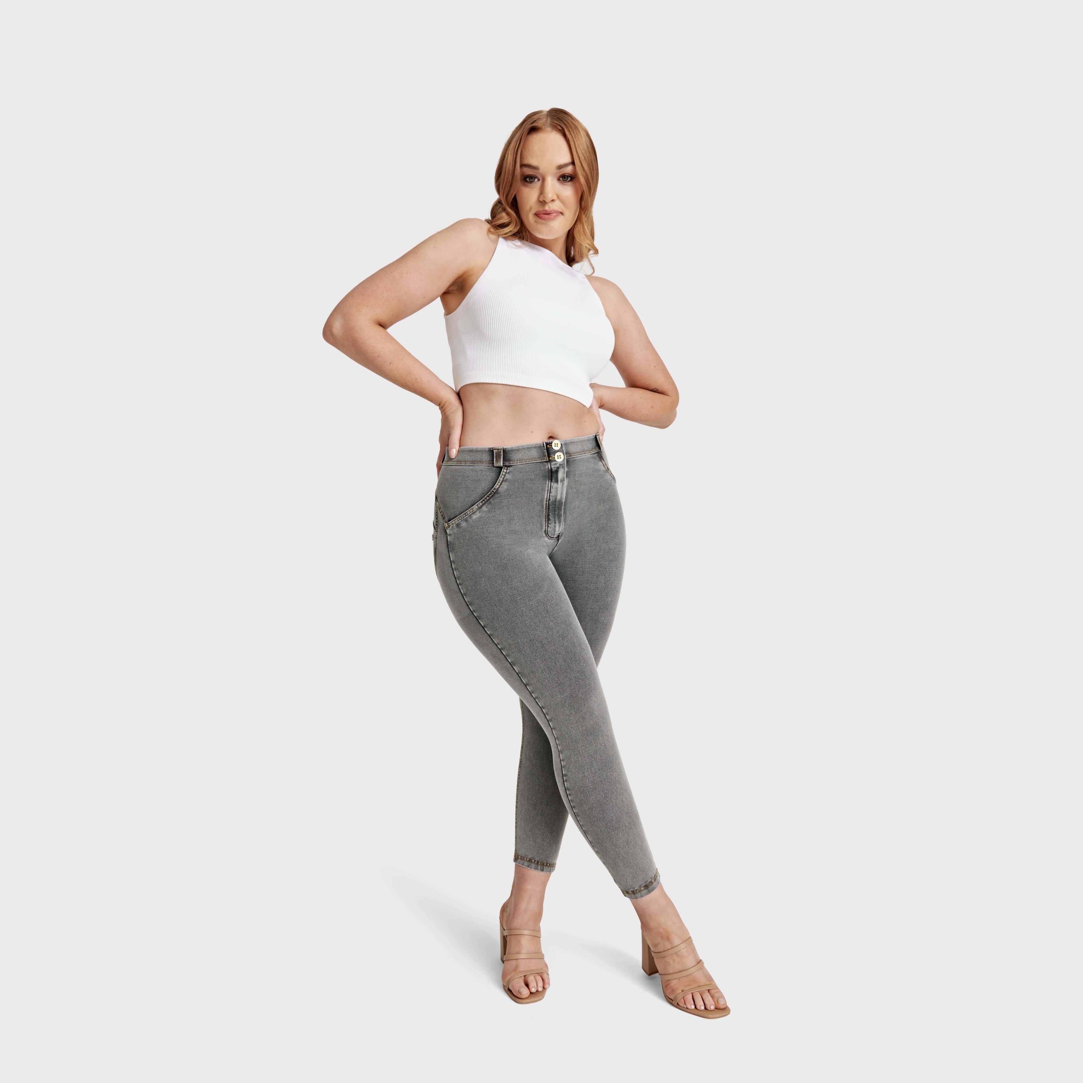 WR.UP® Curvy Denim - High Waisted - 7/8 Length - Grey + Yellow Stitching