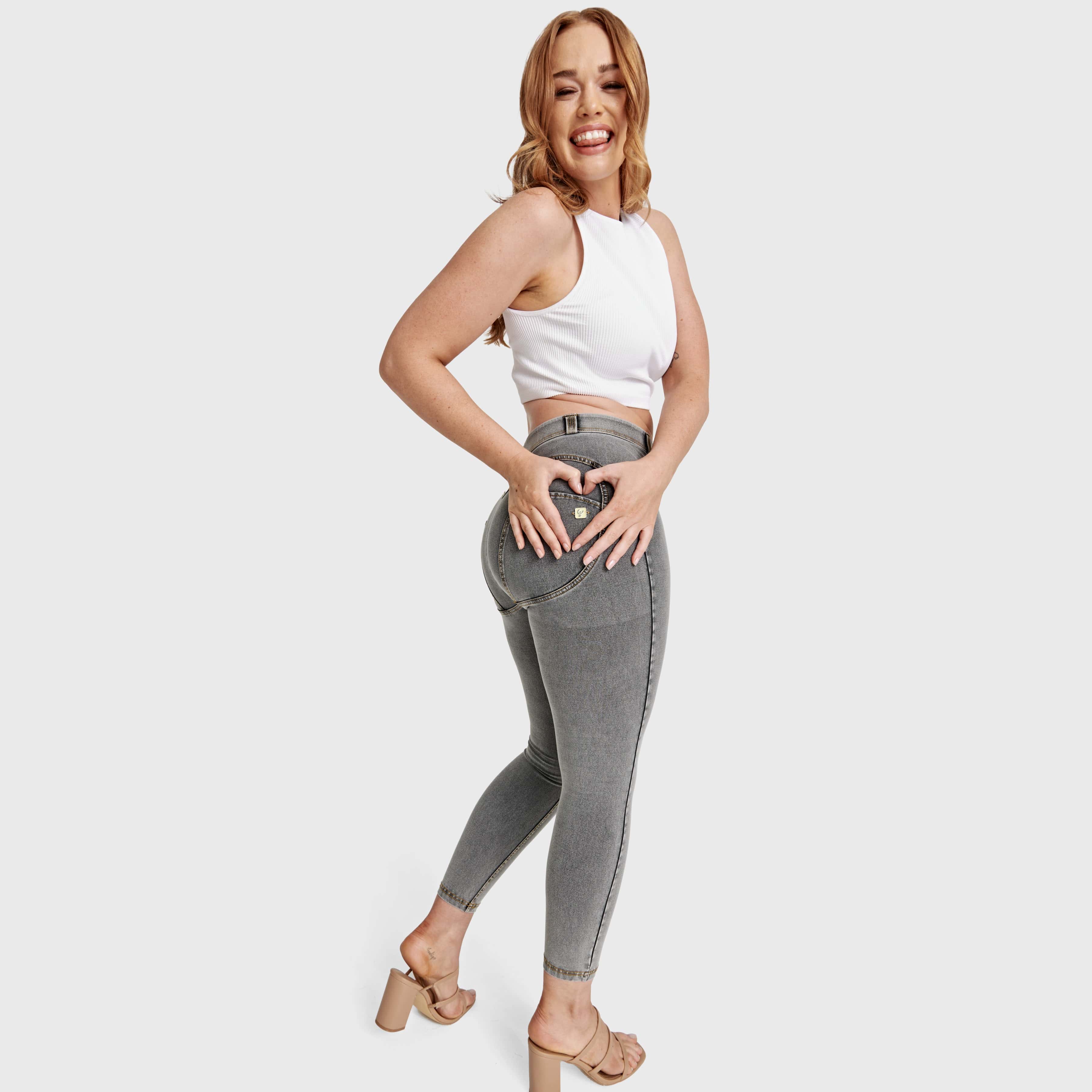 WR.UP® Curvy Denim - High Waisted - 7/8 Length - Grey + Yellow Stitching