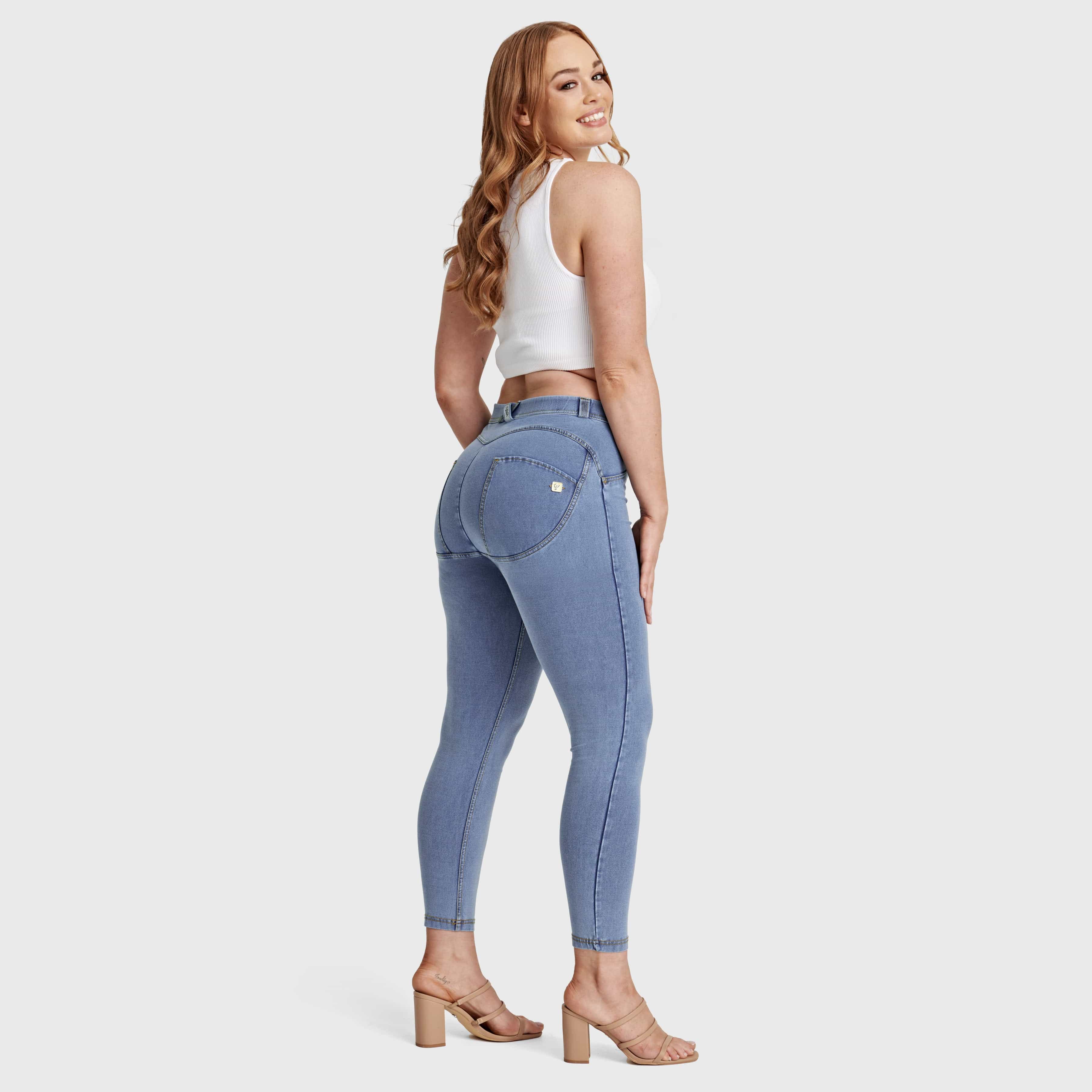 WR.UP® Curvy Denim - High Waisted - 7/8 Length - Light Blue + Yellow Stitching