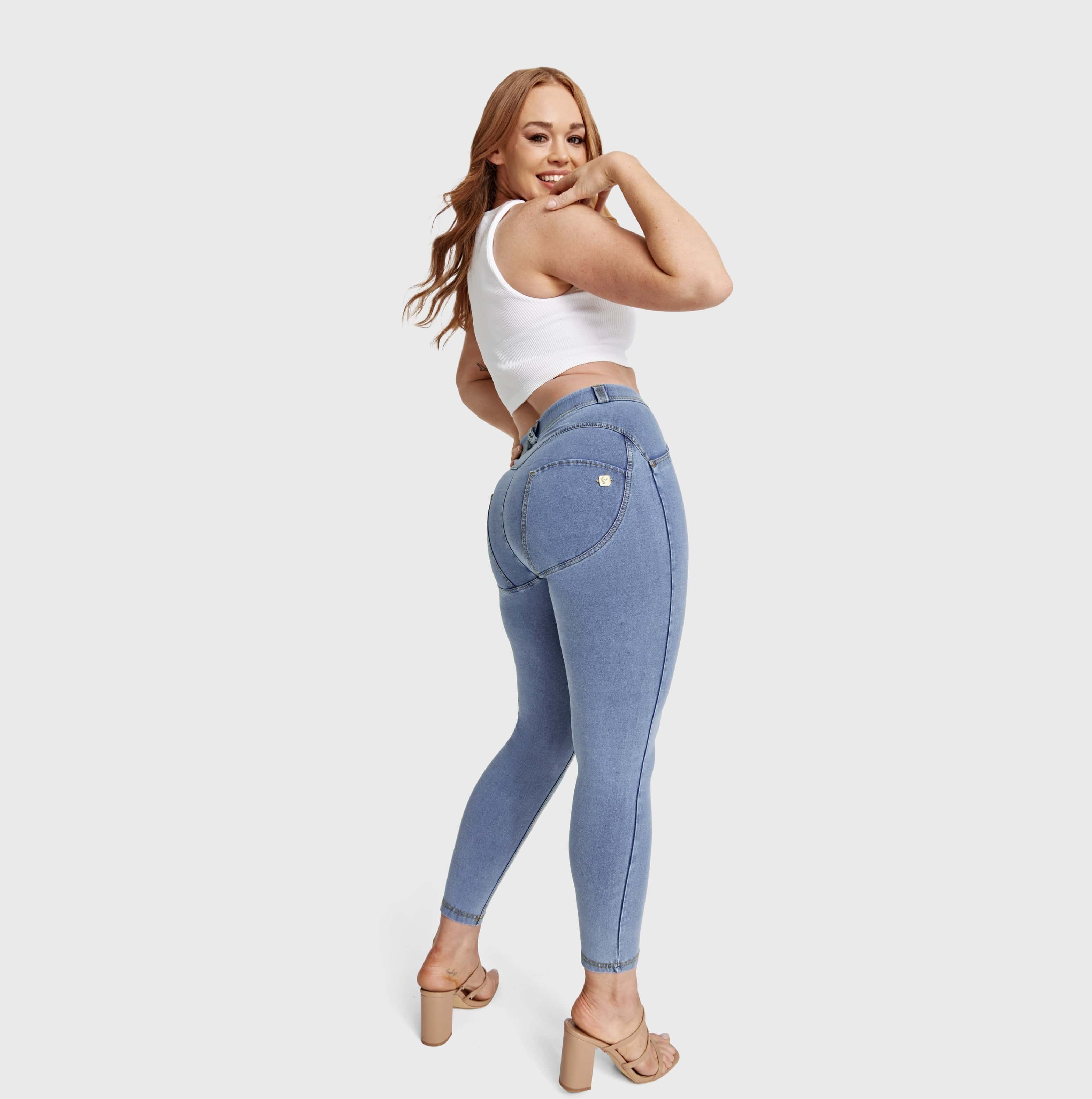 WR.UP® Curvy Denim - High Waisted - 7/8 Length - Light Blue + Yellow Stitching