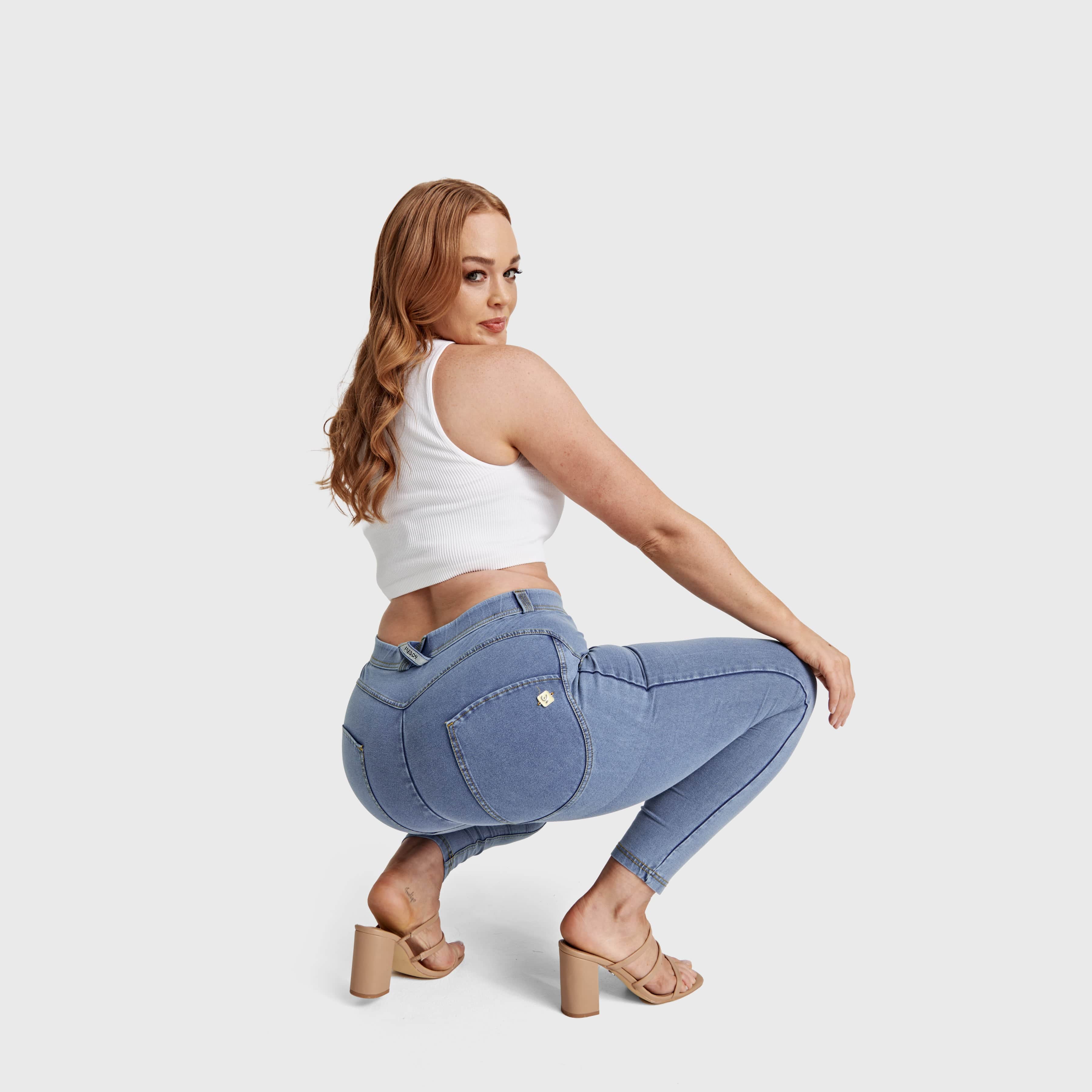 WR.UP® Curvy Denim - High Waisted - 7/8 Length - Light Blue + Yellow Stitching