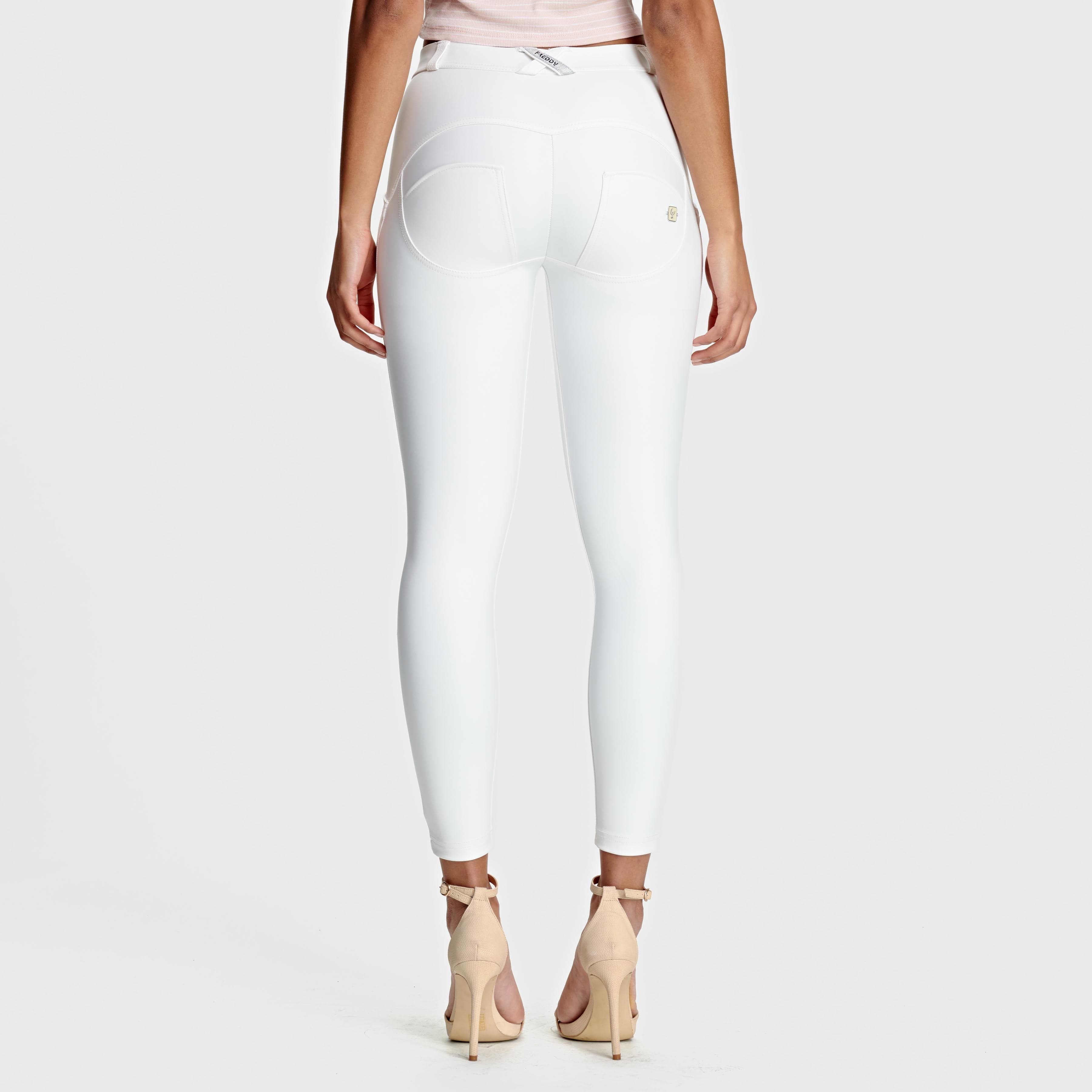 بنطال جينز WR.UP® من الجلد الصناعي - خصر متوسط ​​الارتفاع - طول 7/8 - أبيض