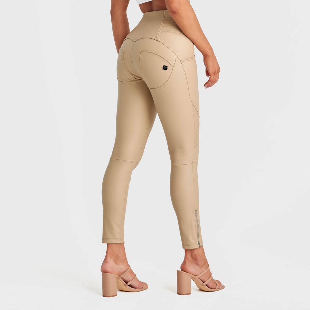 بنطال رياضي من الجلد الصناعي من WR.UP® - خصر مرتفع - طول 7/8 - بيج