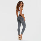 بنطال جينز WR.UP® - خصر متوسط ​​الارتفاع - طول 7/8 - رمادي مع خياطة صفراء 