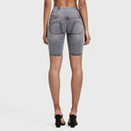 شورت جينز ممزق من WR.UP® - خصر عالٍ - شورت رياضي - رمادي + خياطة صفراء