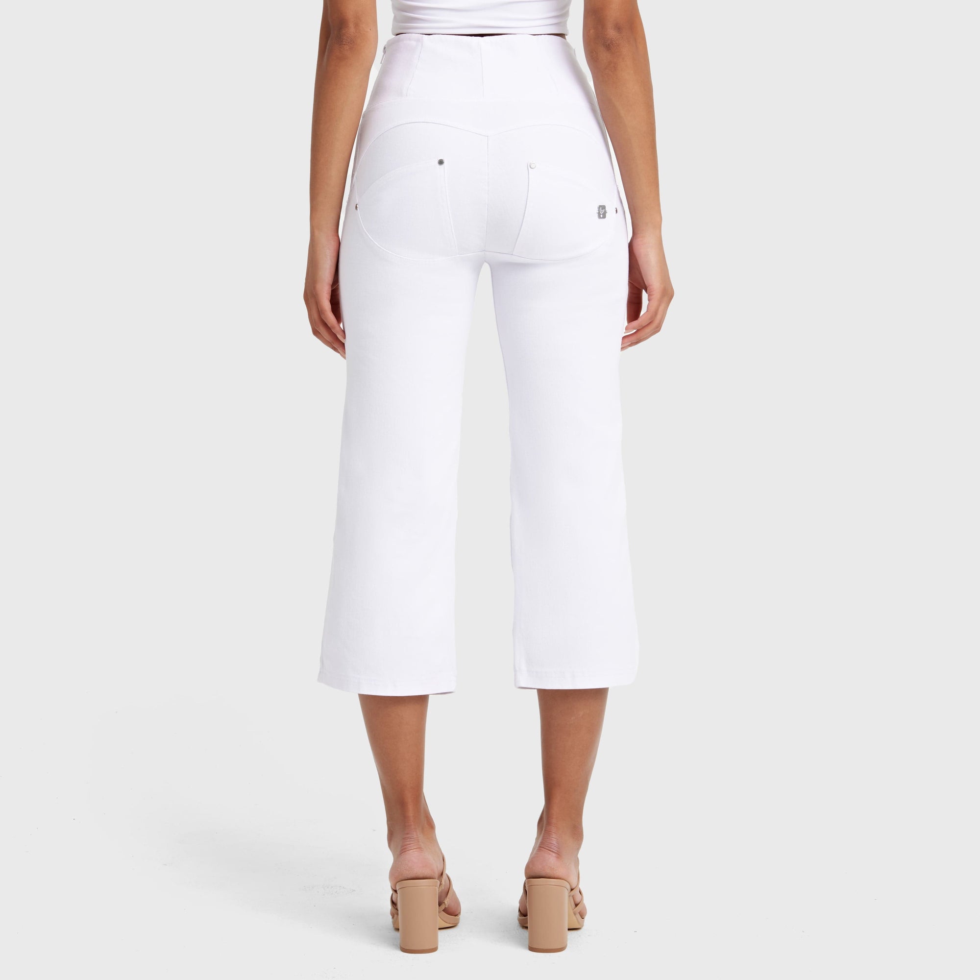 WR.UP® Snug Jeans - High Waisted - Cropped - White