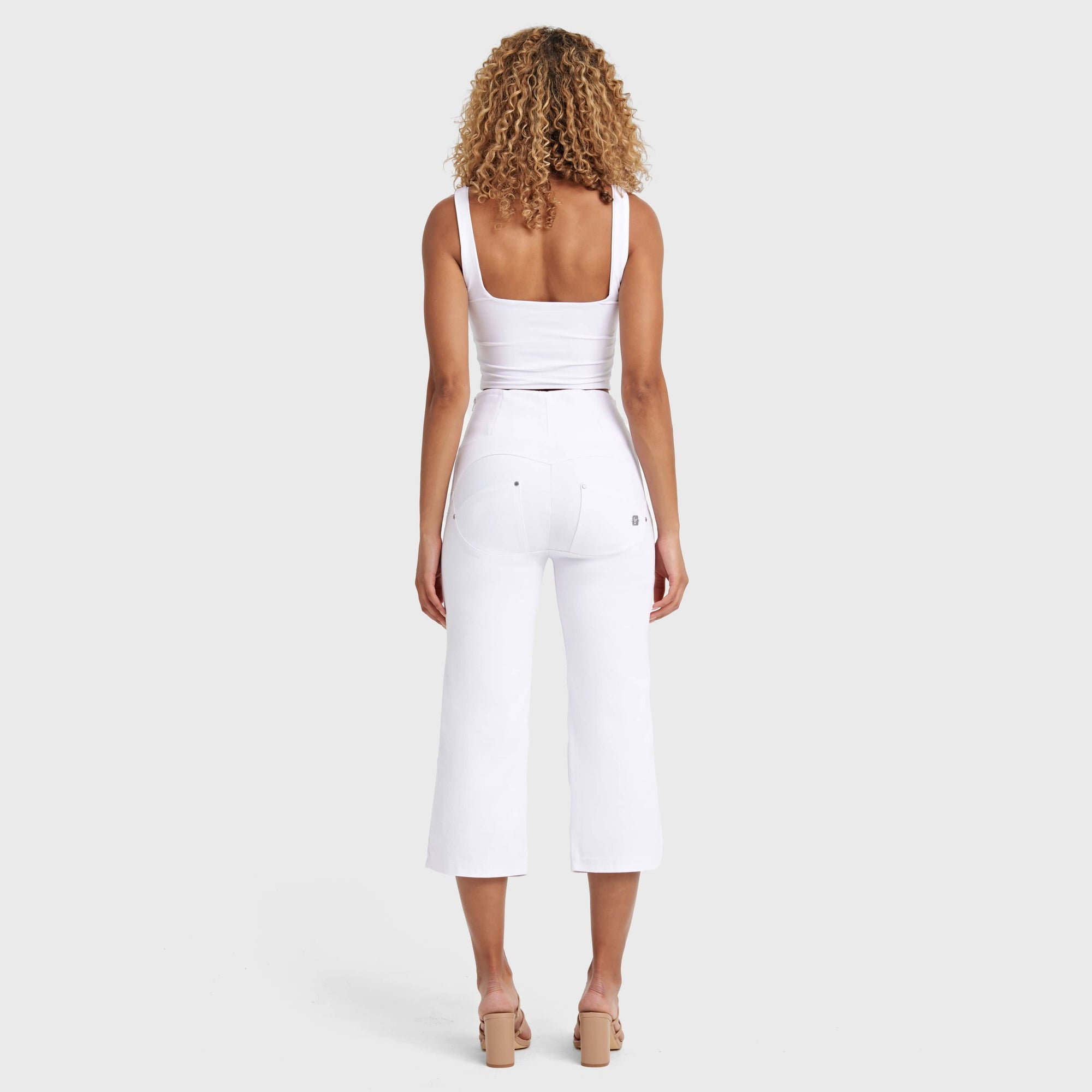 WR.UP® Snug Jeans - High Waisted - Cropped - White