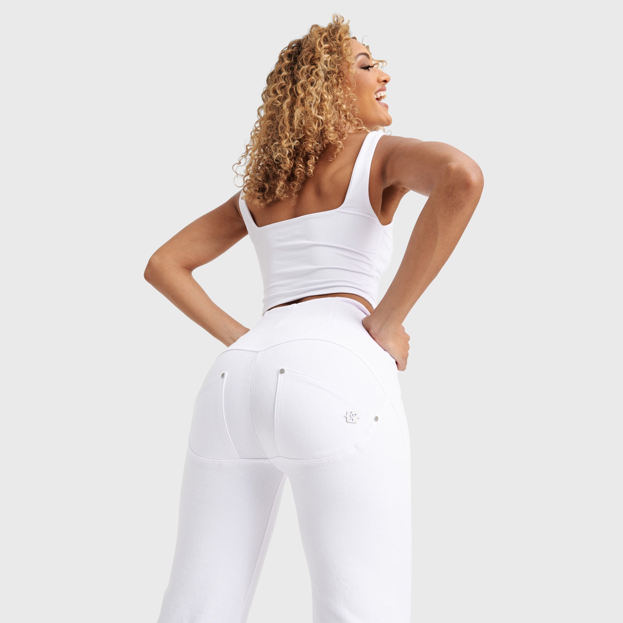 WR.UP® Snug Jeans - High Waisted - Cropped - White