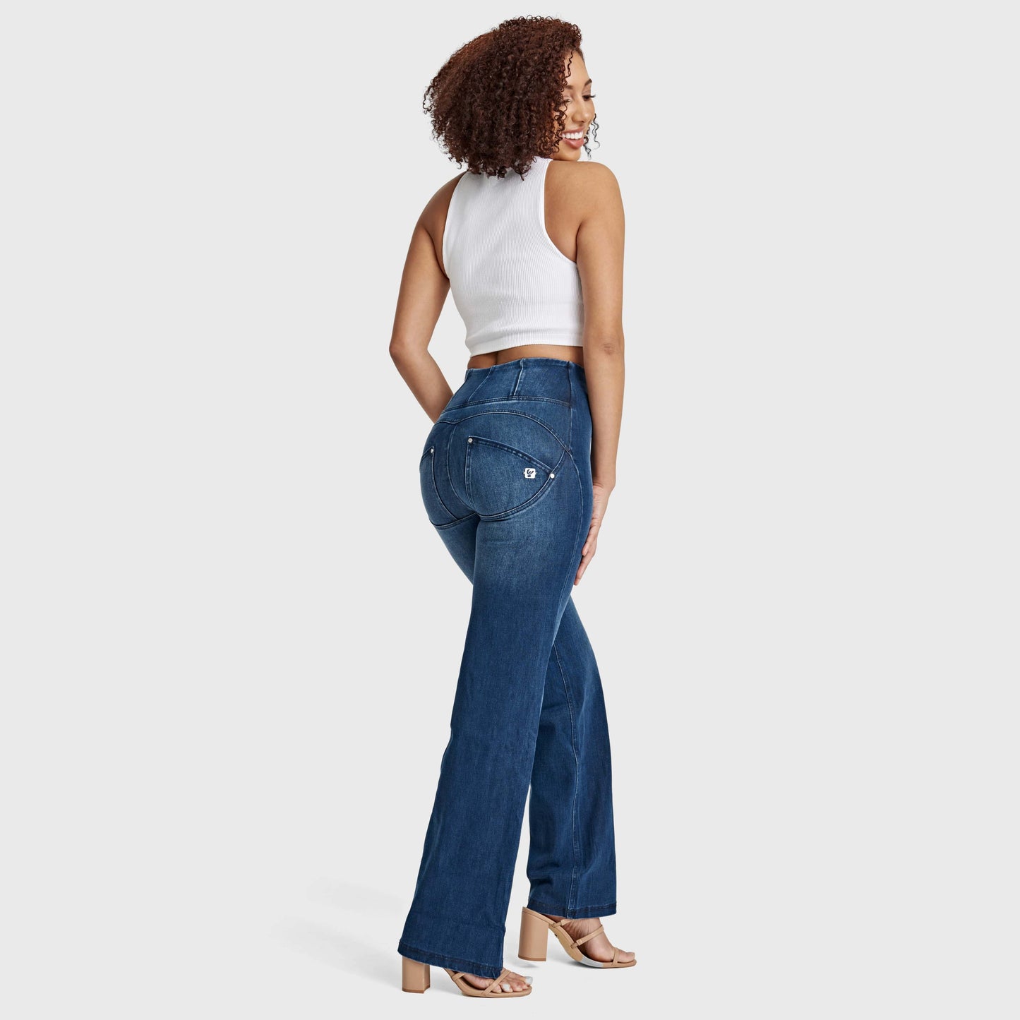 WR.UP® Snug Jeans - High Waisted - Flare - Dark Blue + Blue Stitching