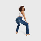 بنطلون جينز ضيق من WR.UP® - خصر مرتفع - واسع من الأسفل - أزرق داكن مع خياطة زرقاء 