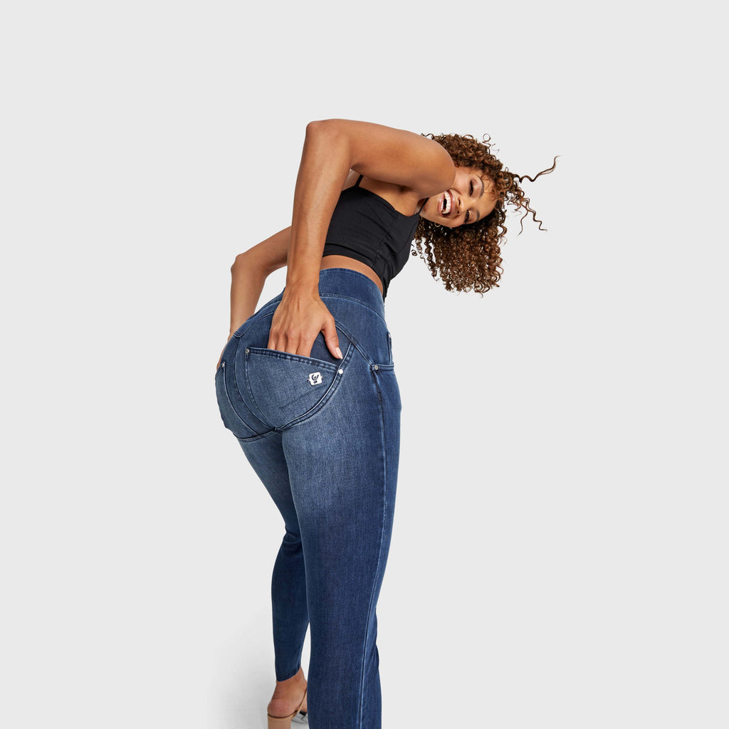 بنطلون جينز WR.UP® ضيق بتصميم ممزق - خصر عالٍ - طول كامل - أزرق داكن مع خياطة زرقاء