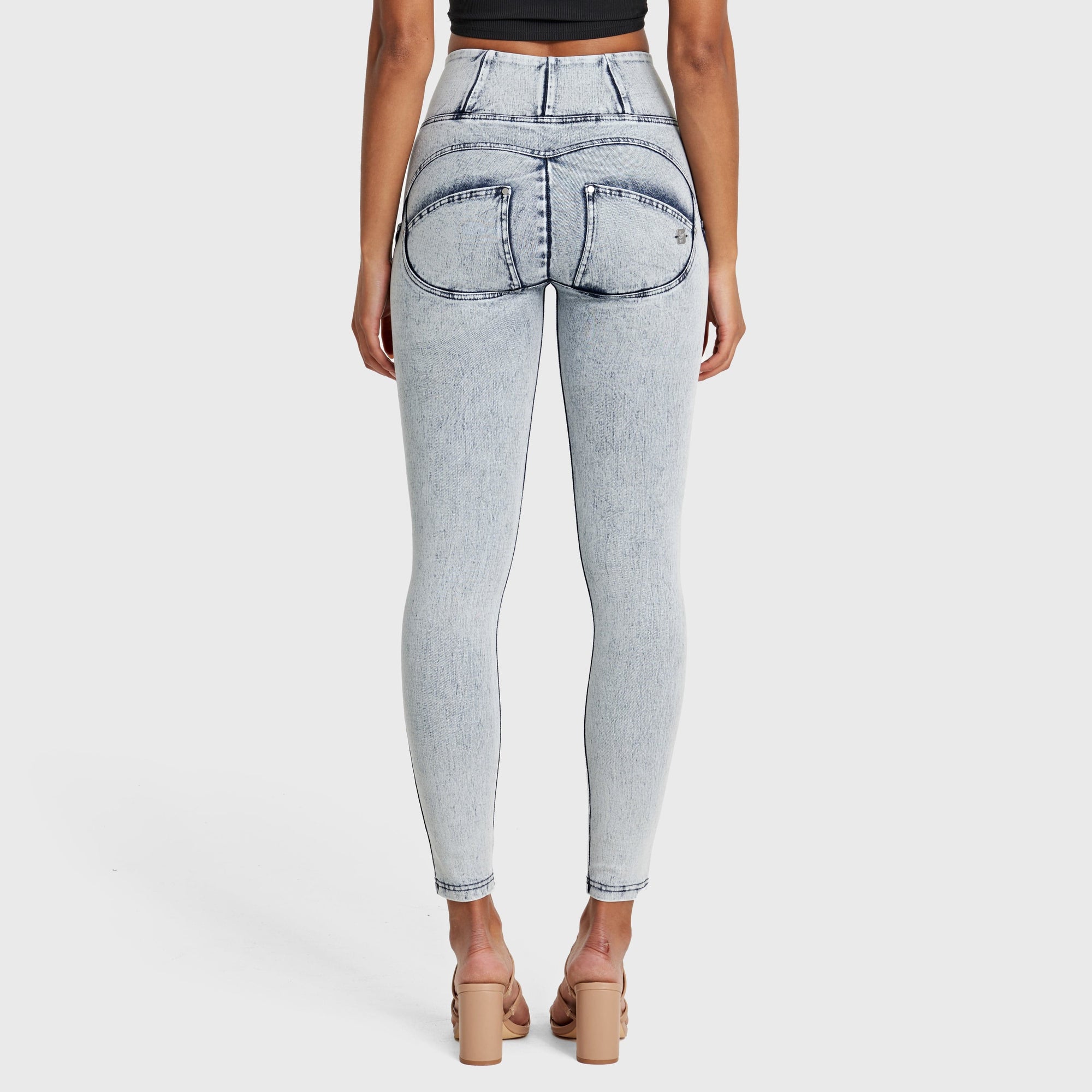 WR.UP® Snug Jeans - High Waisted - Full Length - Acid Wash