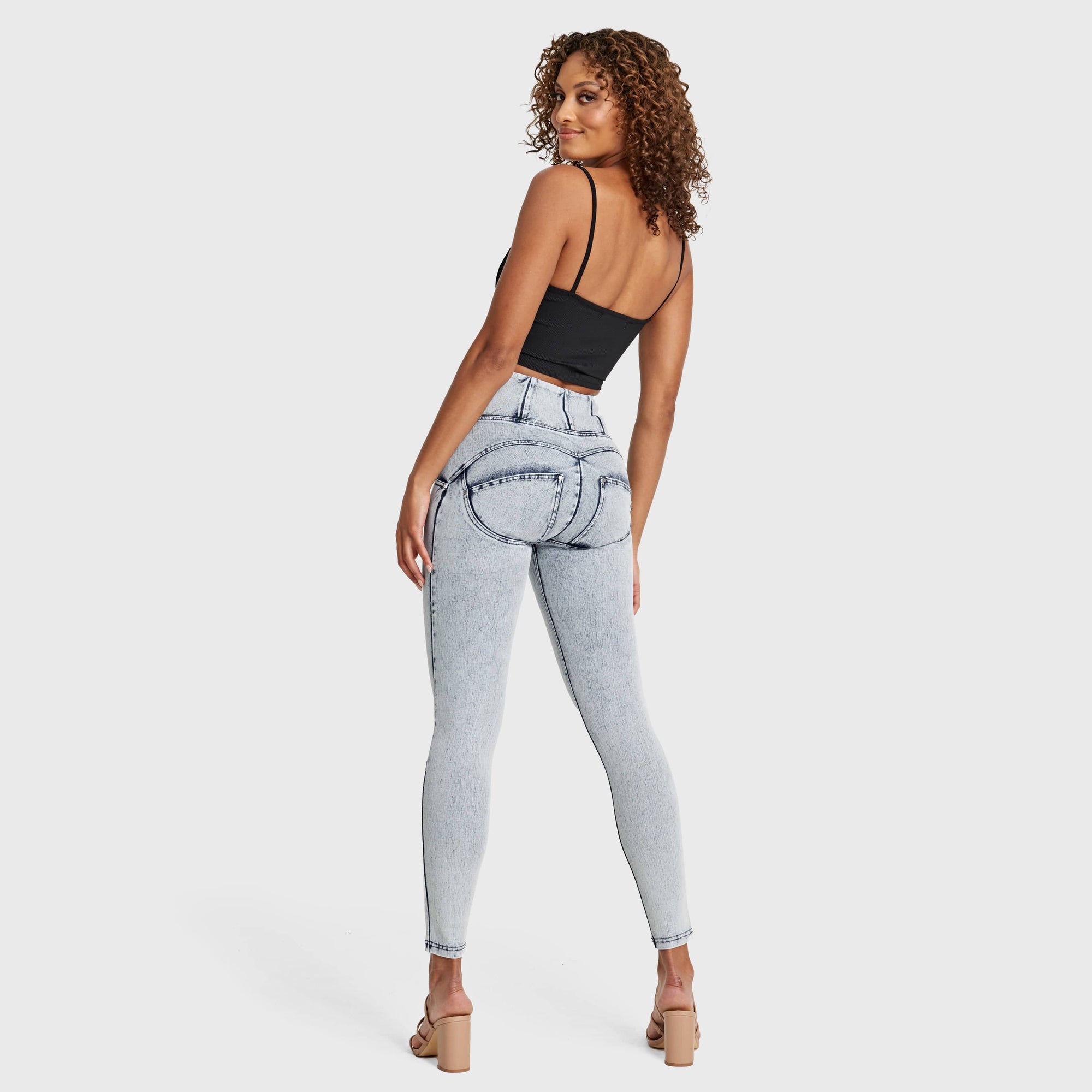 WR.UP® Snug Jeans - High Waisted - Full Length - Acid Wash