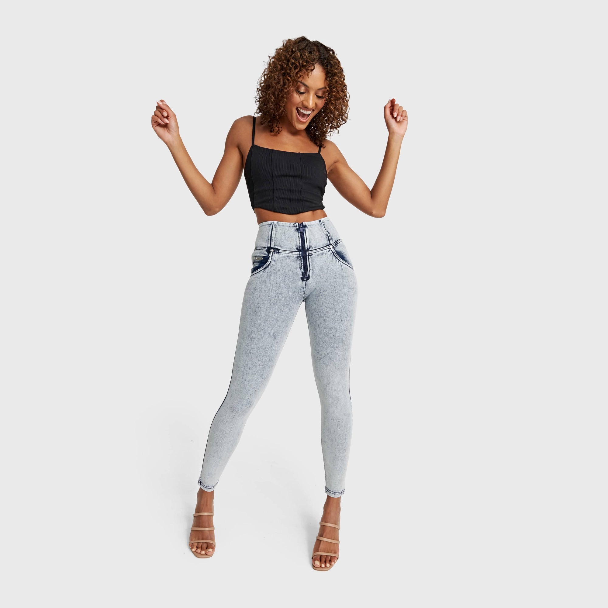 WR.UP® Snug Jeans - High Waisted - Full Length - Acid Wash