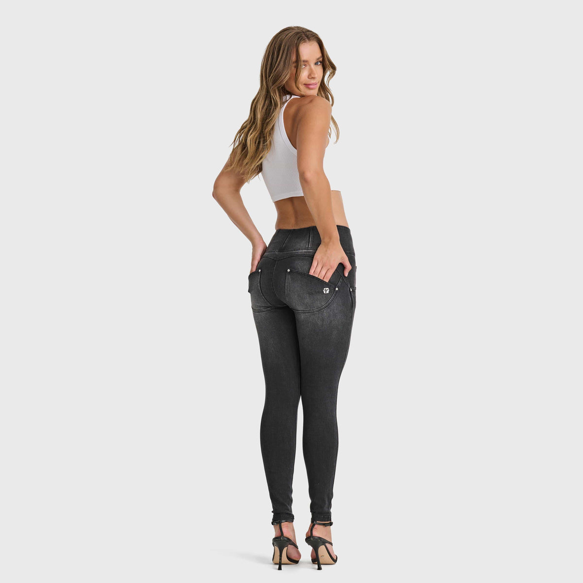 WR.UP® Snug Jeans - High Waisted - Full Length - Black + Black Stitching