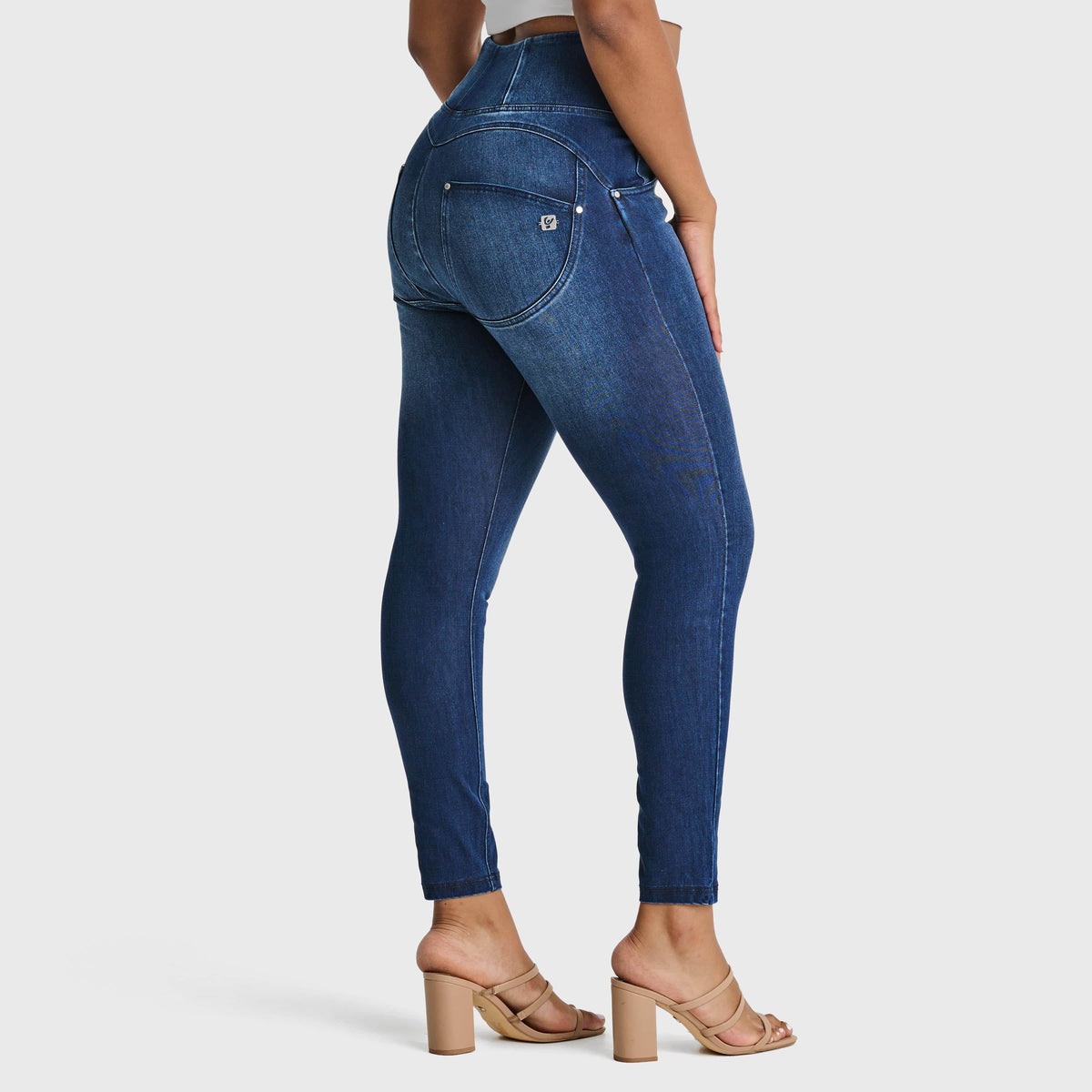 WR.UP® Snug Curvy Jeans - High Waisted - Full Length - Dark Blue + Blue Stitching