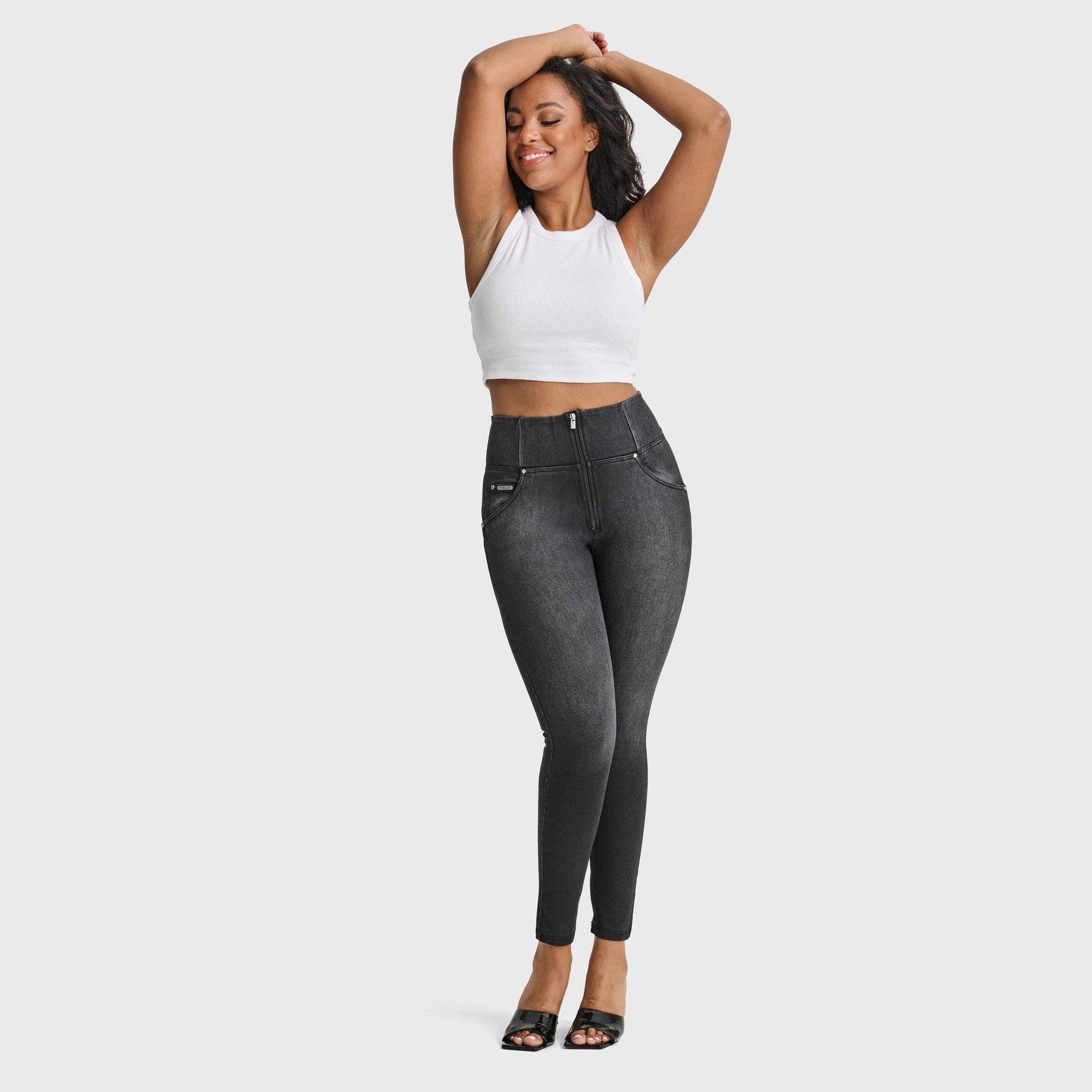 WR.UP® Snug Curvy Jeans - High Waisted - Full Length - Black + Black Stitching