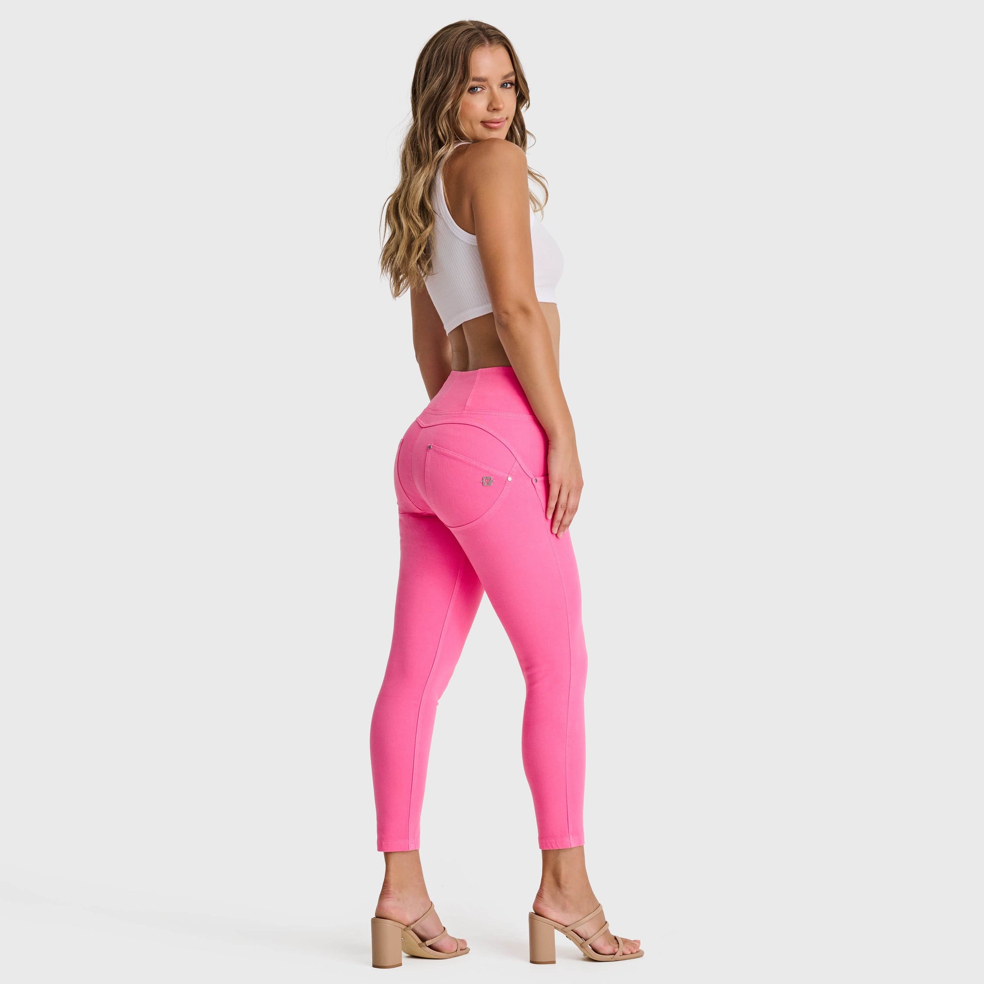 WR.UP® Snug Jeans - High Waisted - 7/8 Length - Candy Pink