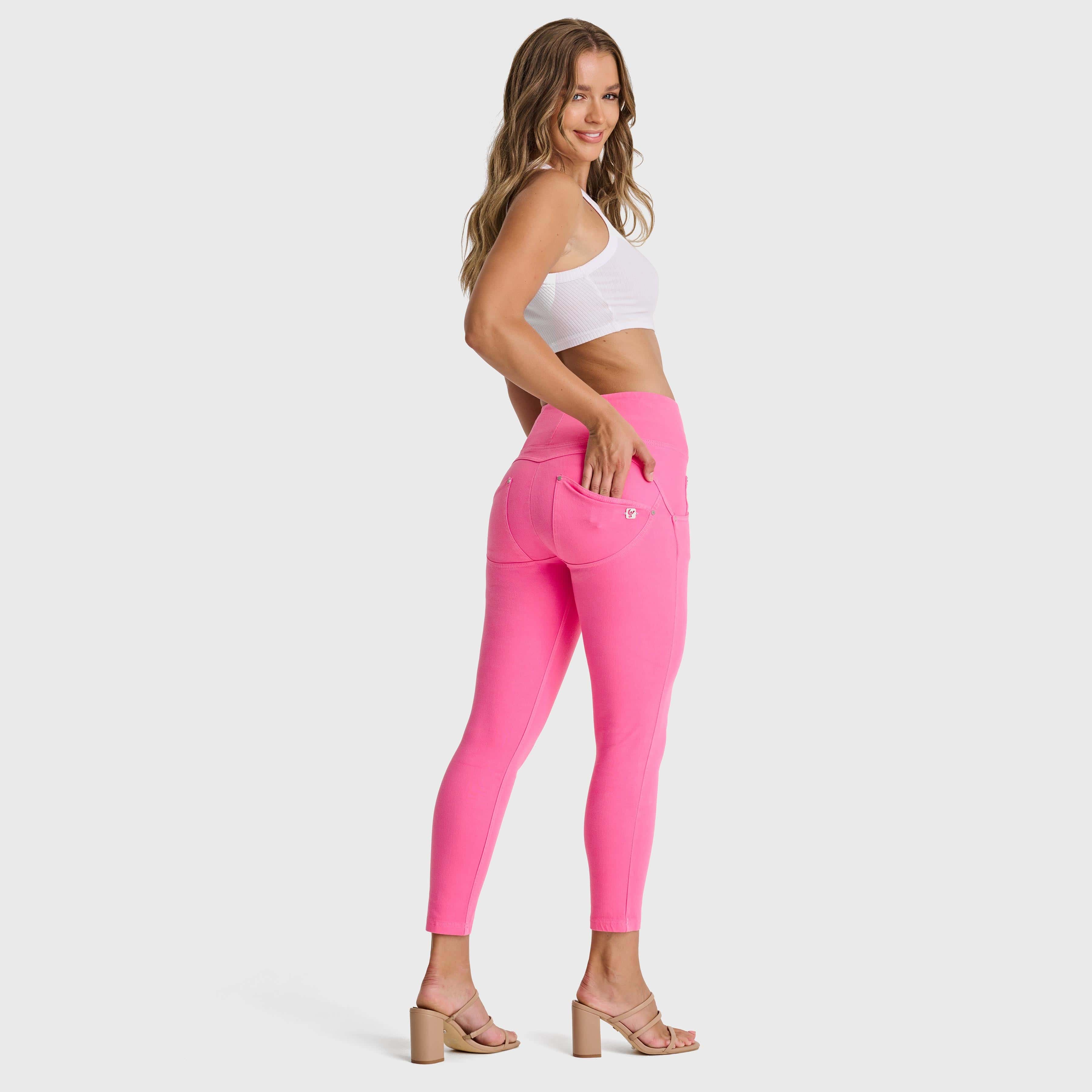 WR.UP® Snug Jeans - High Waisted - 7/8 Length - Candy Pink