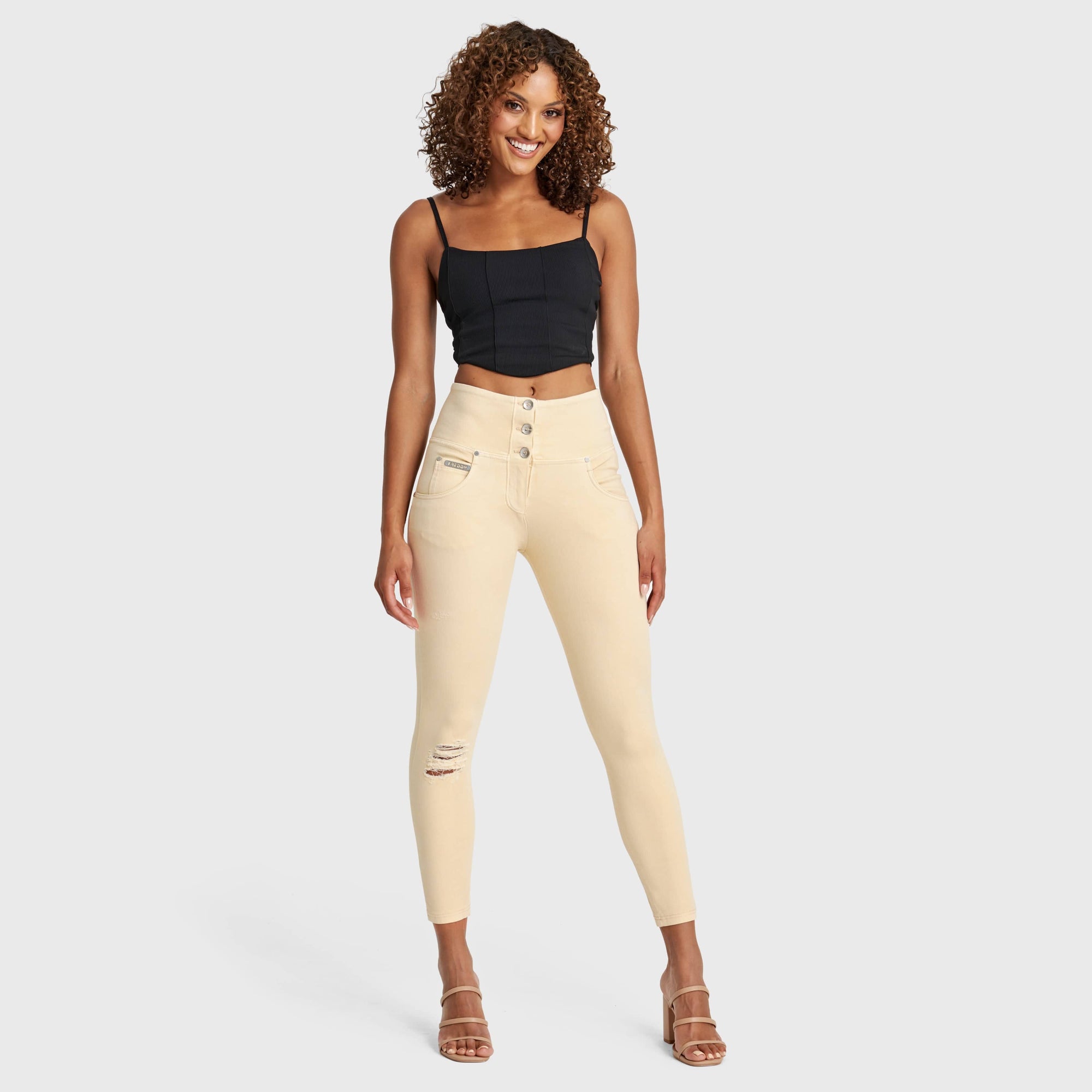 WR.UP® Snug Distressed Jeans - High Waisted - 7/8 Length - Beige