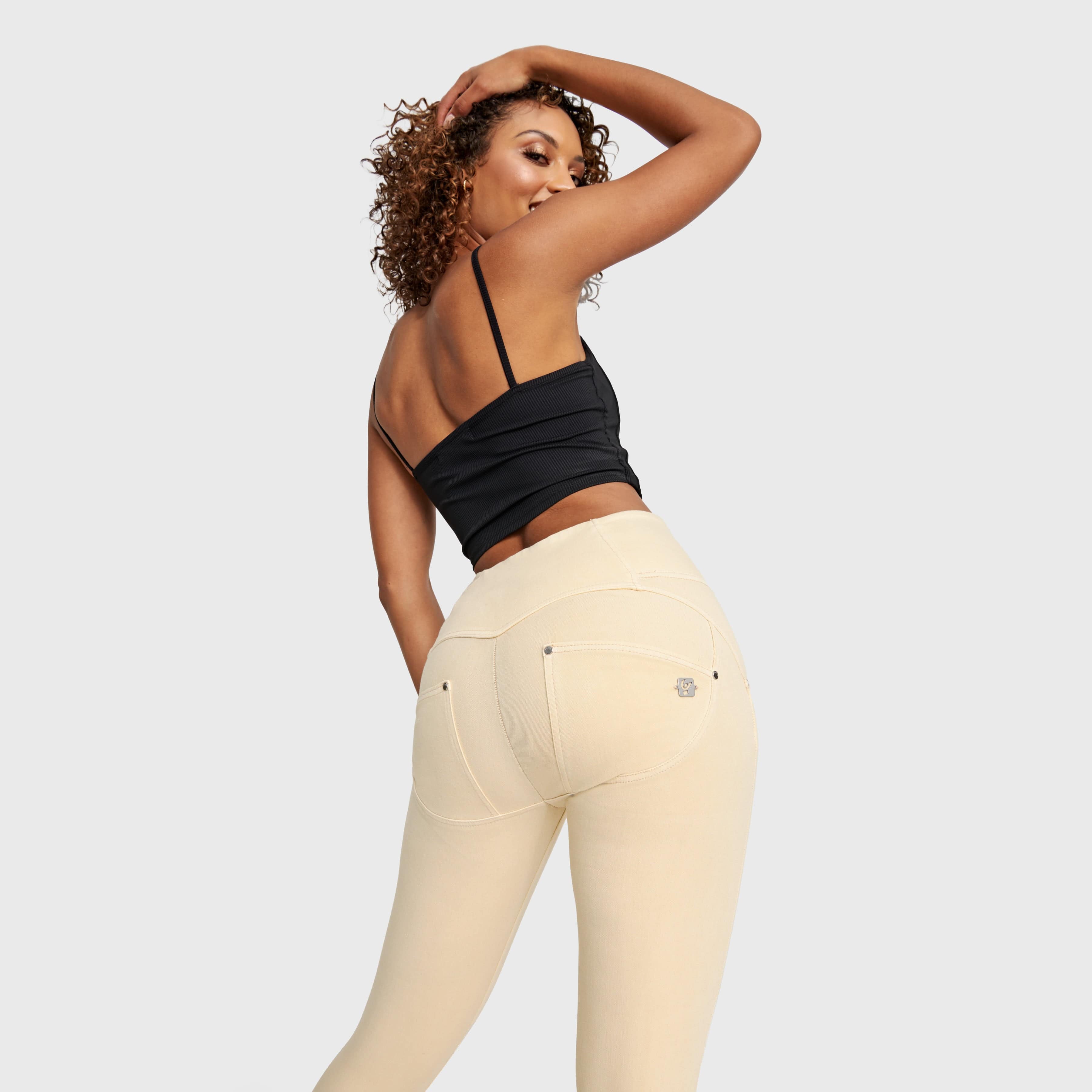 بنطلون جينز ضيق ممزق من WR.UP® - خصر مرتفع - طول 7/8 - بيج 