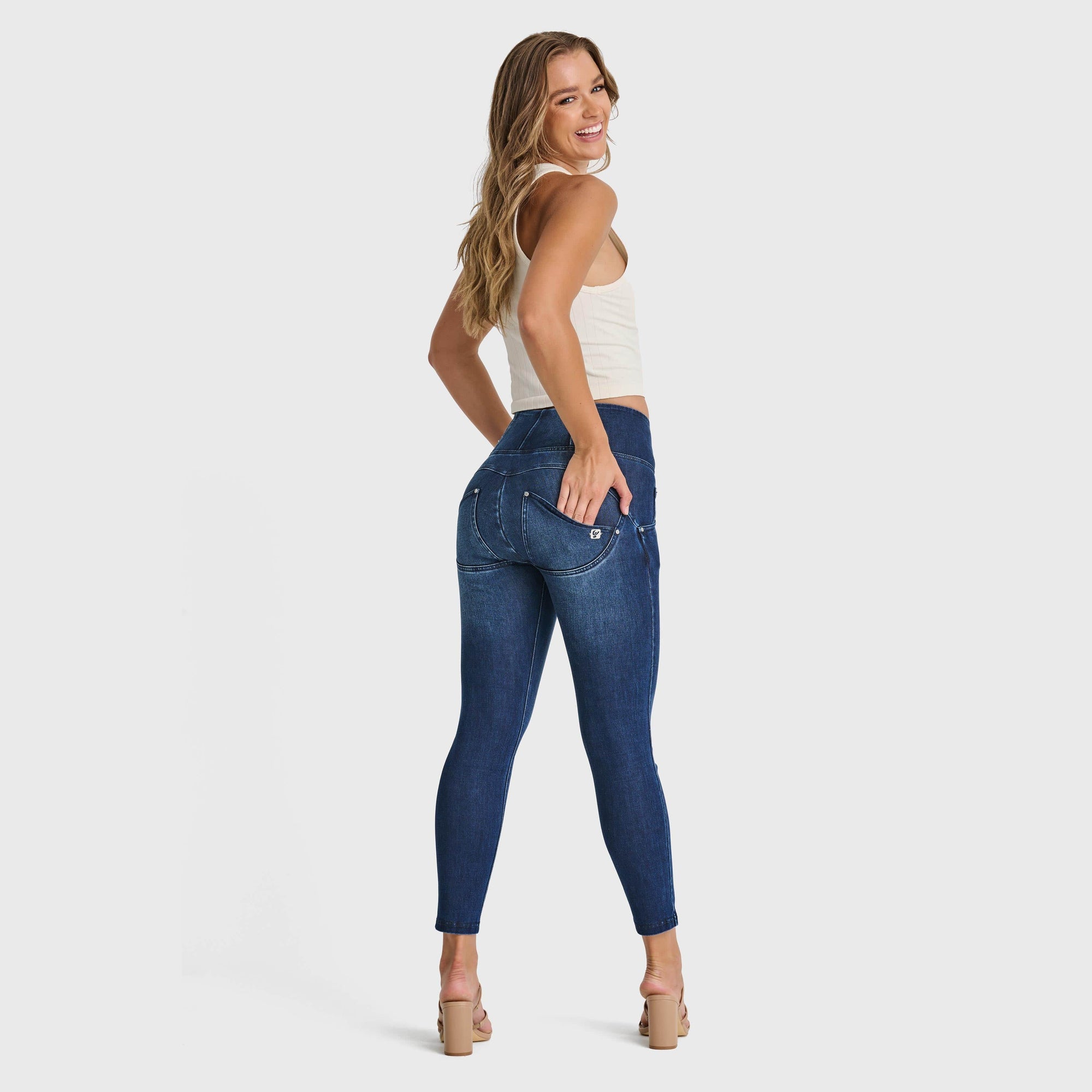 WR.UP® Snug Jeans - High Waisted - 7/8 Length - Dark Blue + Blue Stitching