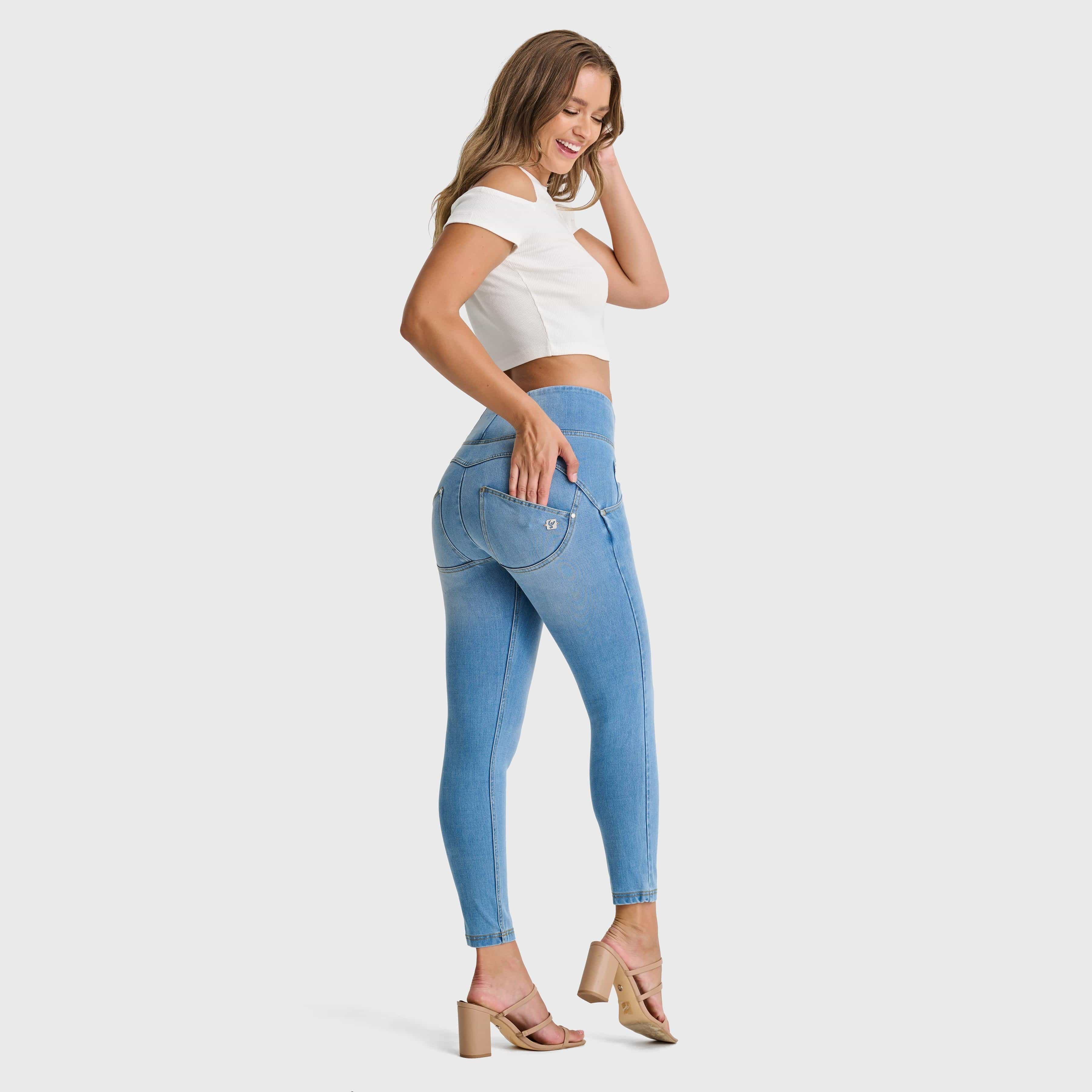 WR.UP® Snug Jeans - High Waisted - 7/8 Length - Light Blue + Yellow Stitching