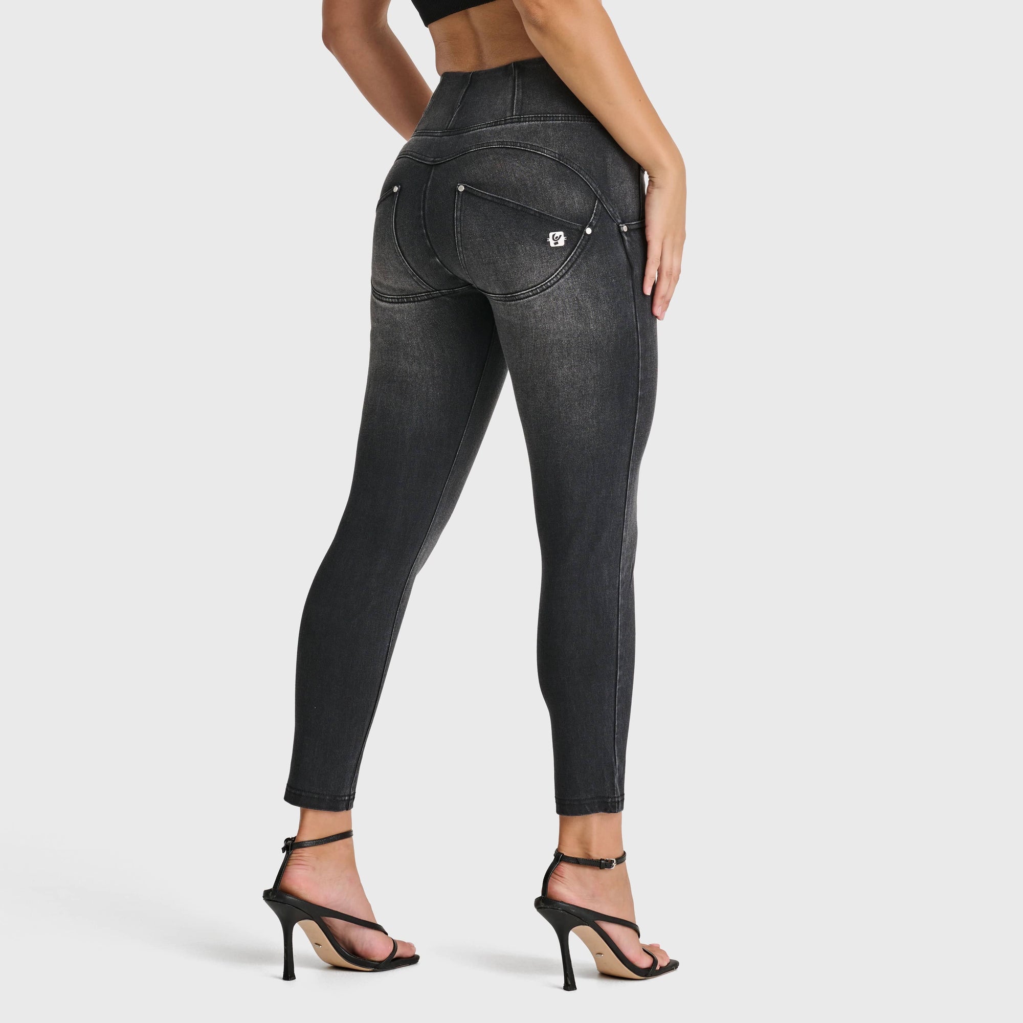 WR.UP® Snug Jeans - High Waisted - 7/8 Length - Black + Black Stitching