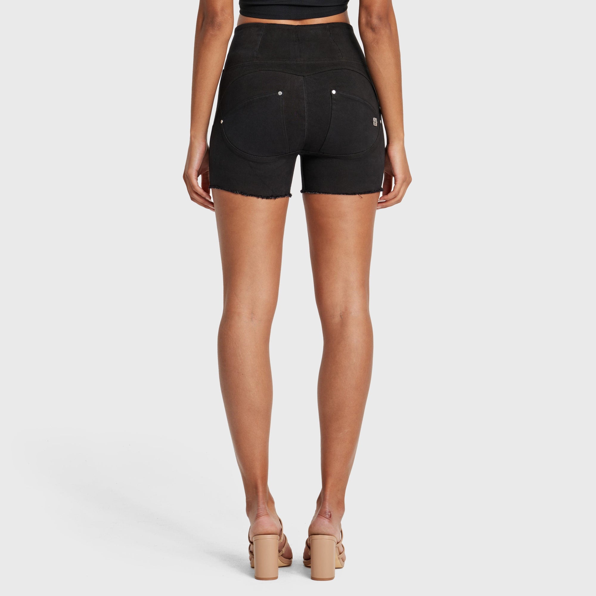 WR.UP® Snug Jeans - High Waisted - Shorts - Black