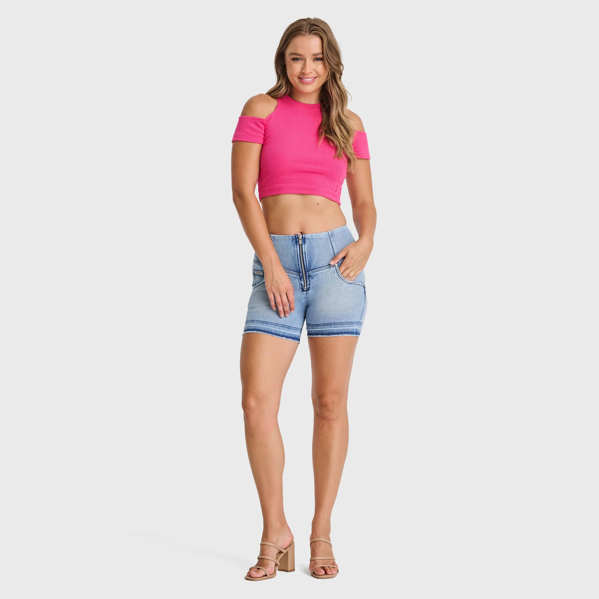 WR.UP® Snug Jeans - High Waisted - Shorts - Light Blue + Blue Stitching