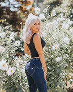 بنطال جينز WR.UP® - خصر متوسط ​​الارتفاع - طول 7/8 - أزرق داكن مع خياطة صفراء